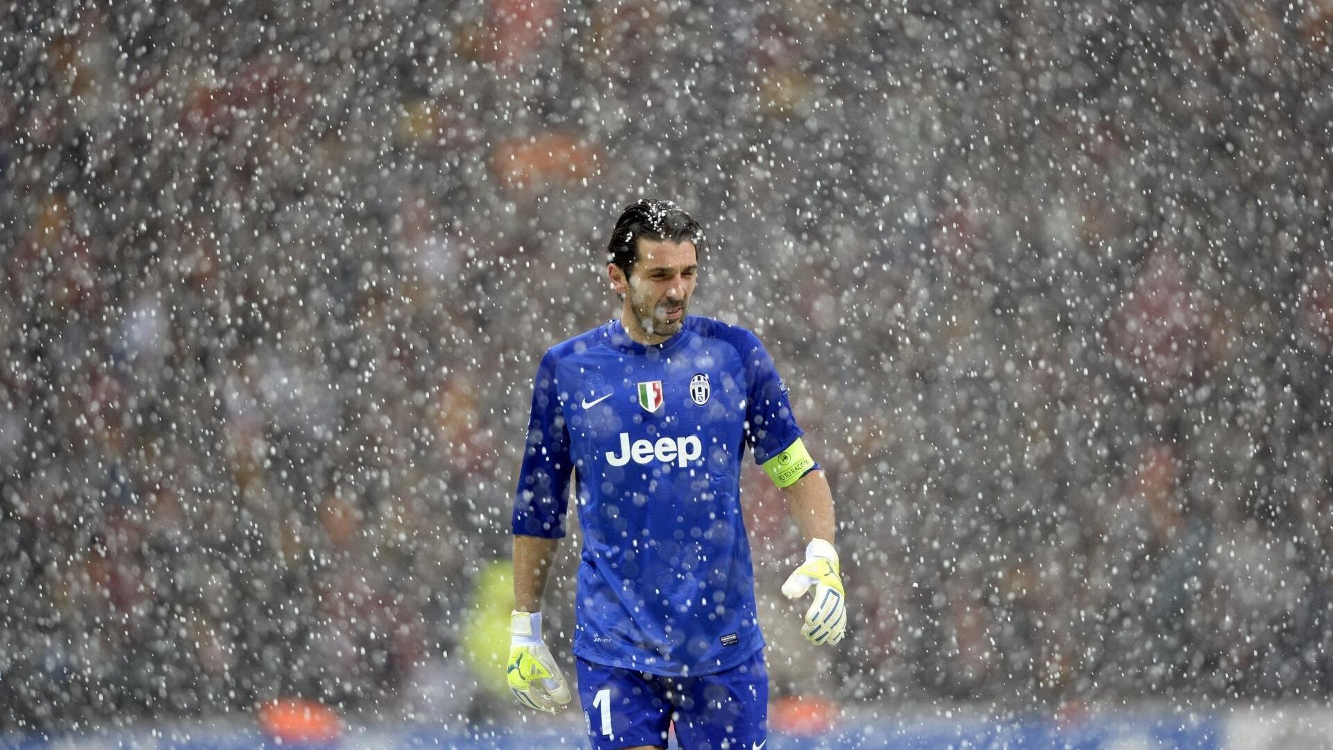 意甲转会风云,那不勒斯千万欧元报价尤文中场米雷蒂,尤文要价翻倍引关注